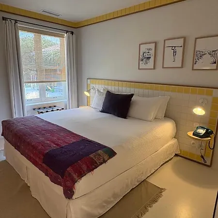 Des Dunes Hotel