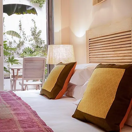 Des Dunes Hotel